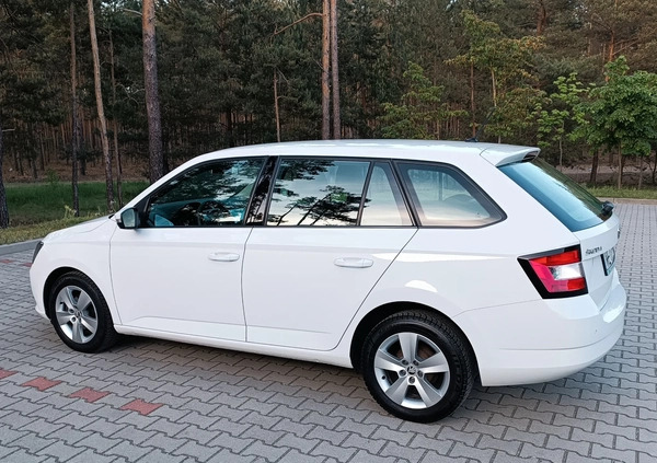 Skoda Fabia cena 34900 przebieg: 134950, rok produkcji 2017 z Góra małe 497